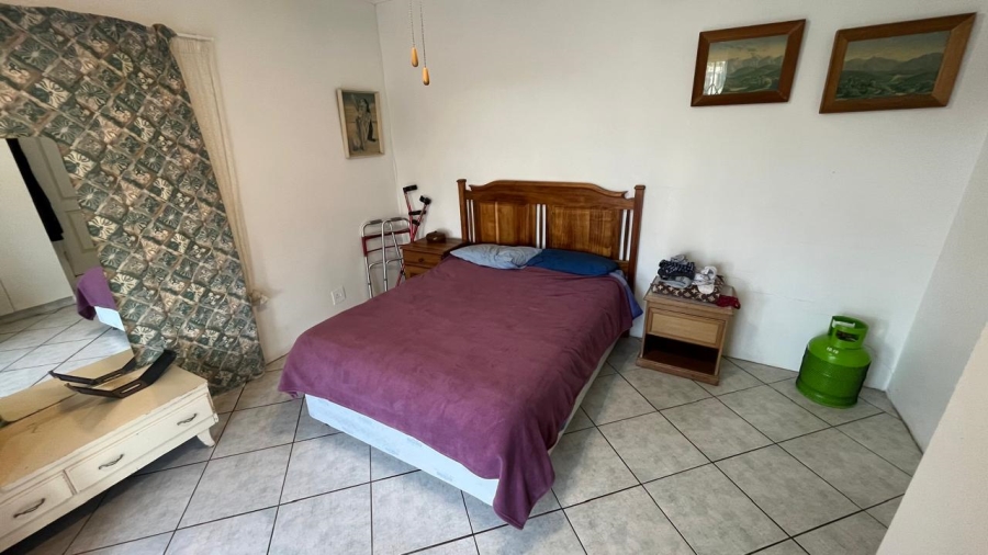 5 Bedroom Property for Sale in Wavecrest Eastern Cape